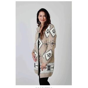 Elegant Beige and White Geometric Cardigan
